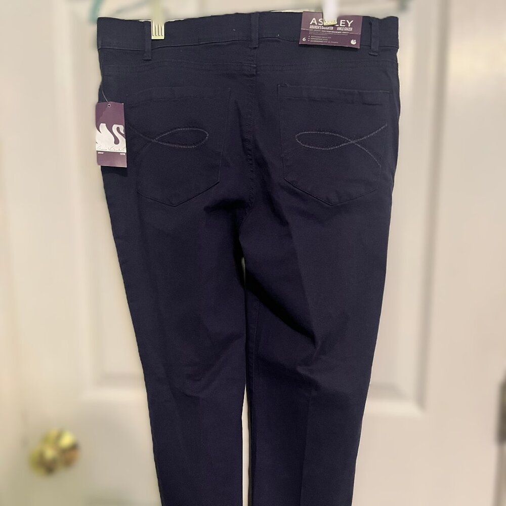 NWT Gloria Vanderbilt Purple Jeans - Picture 3 of 11
